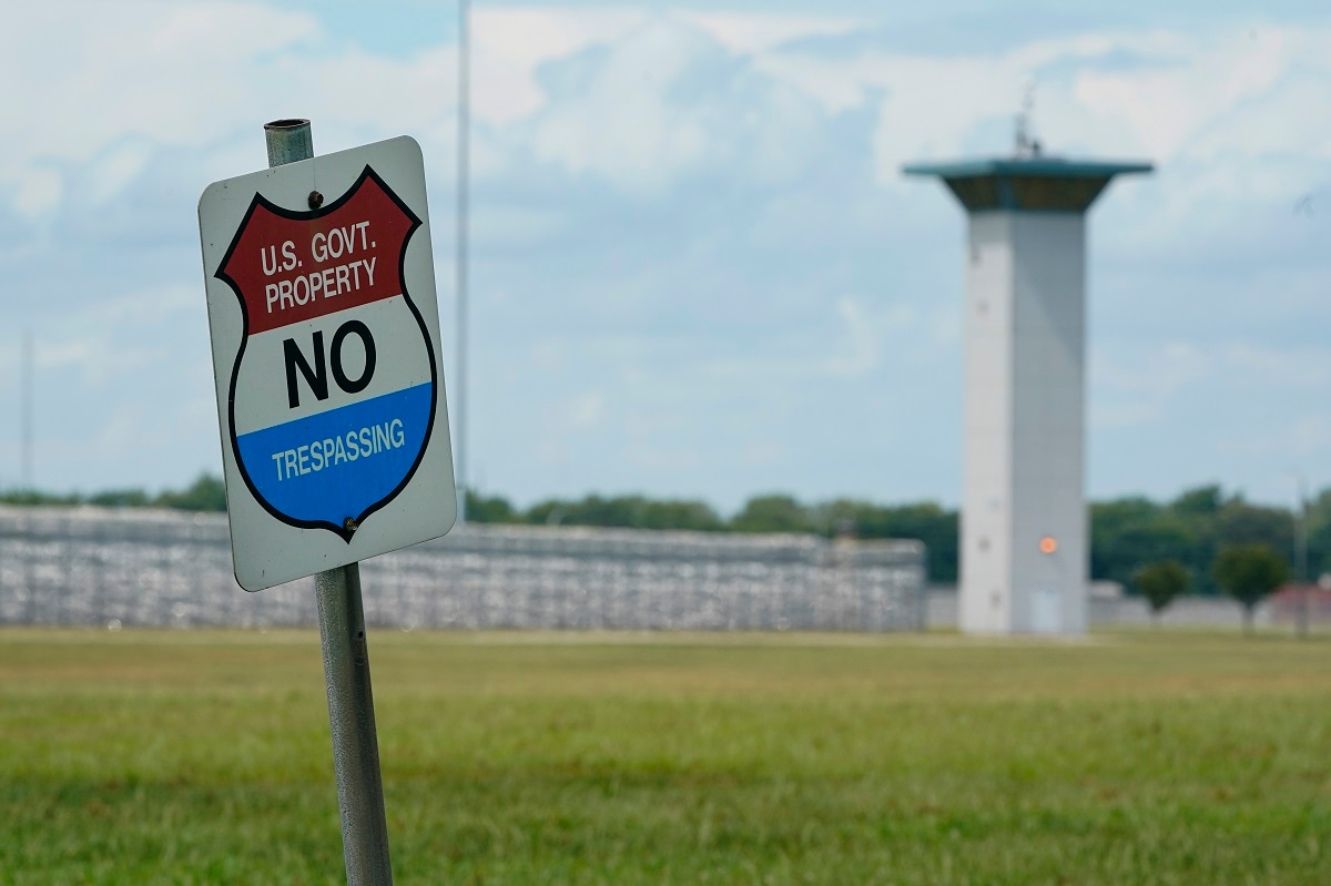 Last US Inmate Scheduled to be Executed Under Trump Admin Tests Positive For Virus - Vimarsana News
