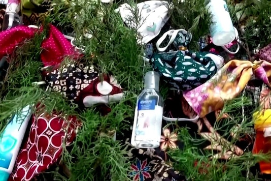 Indonesian Church Puts Masks, Sanitizer on Christmas Tree to Spread Awareness
