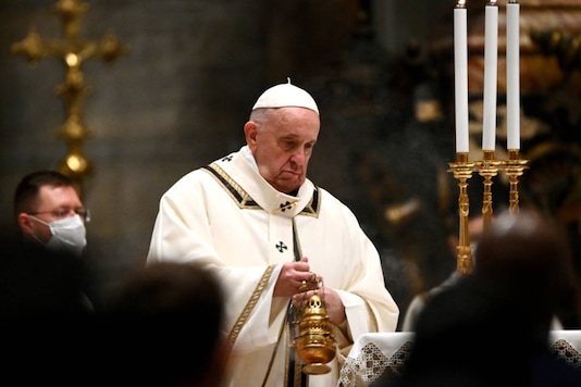 File photo: Pope Francis leads the Mass on Christmas Eve in St. Peter's Basilica amid the coronavirus pandemic at the Vatican December 24, 2020. (Vincenzo Pinto/Pool via REUTERS)