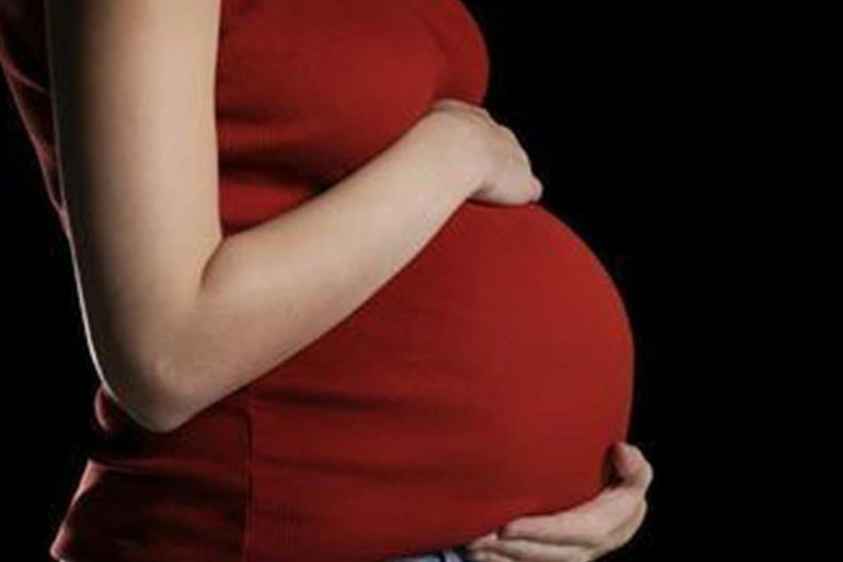 Woman Conceives Third Baby While Being Pregnant with Twins