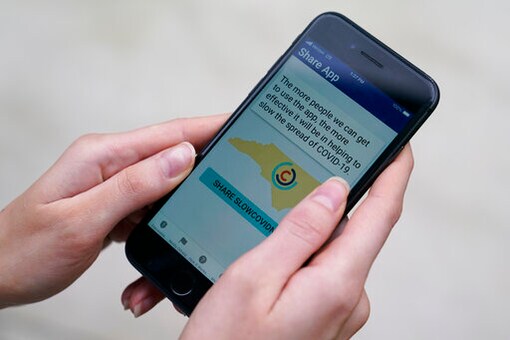EXPLAINER: How Phones Can Alert You To COVID-19 Exposure