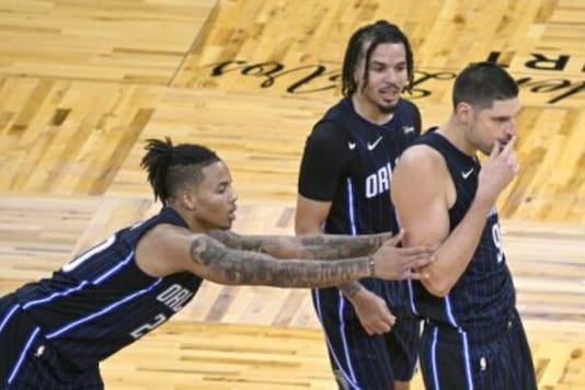 Philadelphia 76ers and Orlando Magic (Photo Credit: AP)