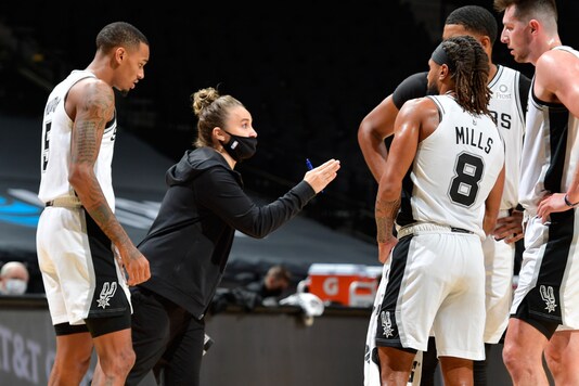 Becky Hammon (Photo Credit :Twitter)