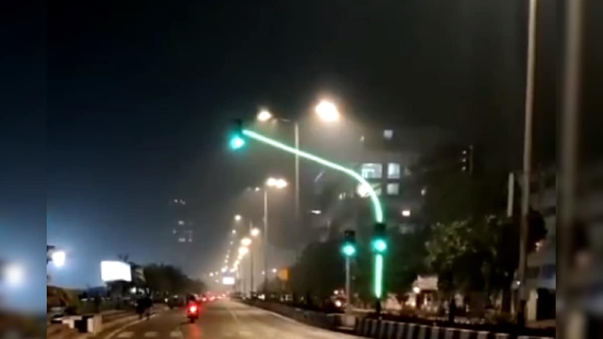 BMC Installs India's First Full Pole LED Lights on Traffic Signals at Mumbai’s Worli Sea Face