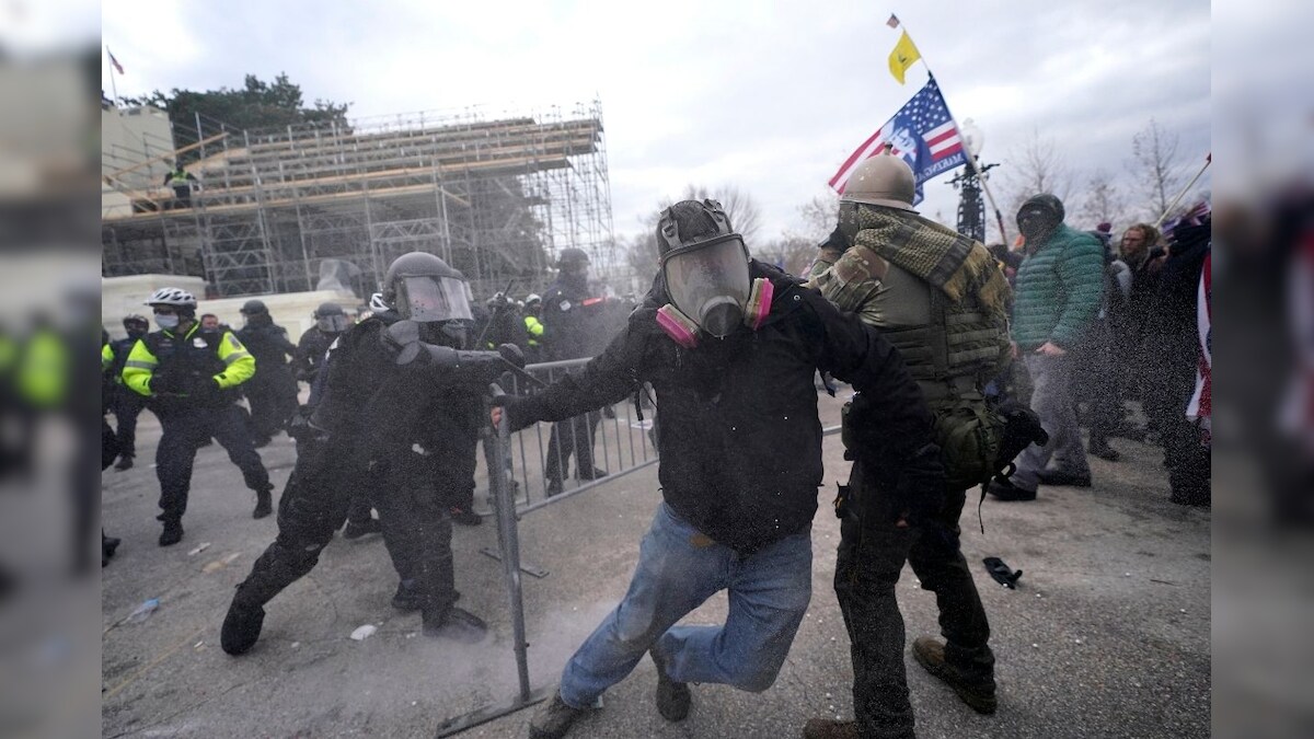 Death Toll in US Capitol Siege Rises to 5 as Cop Succumbs to Injuries After Clash With Pro-Trump Mob