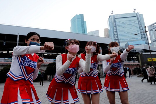 Cheerleaders Lift Spirits in Pandemic as Japan Eyes Month-long State of Emergency to Curb Case Surge