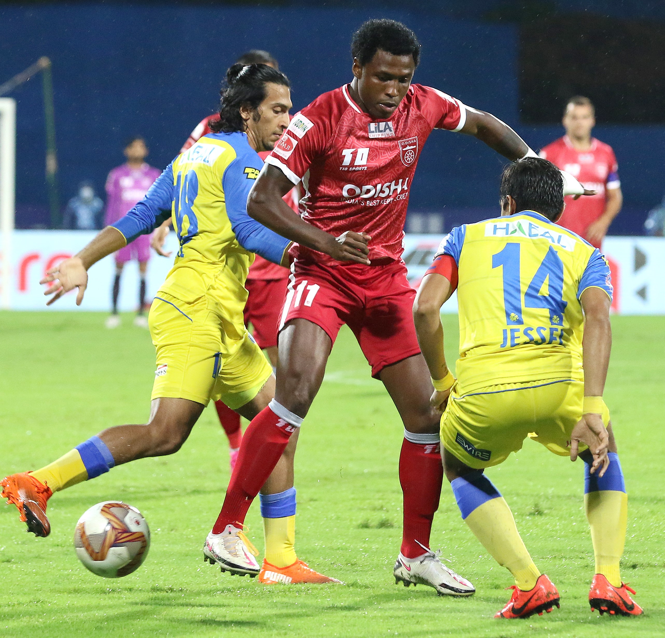 Diego Maurico in action against Kerala Blasters (Photo Credit: ISL)