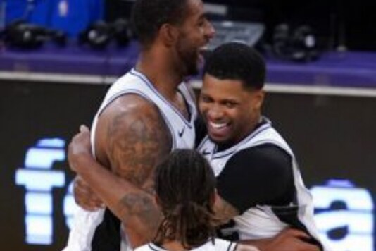 San Antonio Spurs and Los Angeles Lakers (Photo Credit: AP) San Antonio Spurs and Los Angeles Lakers (Photo Credit: AP)