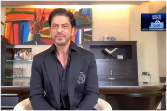 At KIFF Inauguration, Shah Rukh Khan Dedicates 2021 To 'ExtEndEd Family' - People of India At KIFF Inauguration, Shah Rukh Khan Dedicates 2021 To 'ExtEndEd Family' - People of India