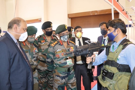General MM Naravane COAS visited Armament Research and Development Establishment (ARDE) & Bharat Forge in Pune. (Image: Twitter/ADGPI) General MM Naravane COAS visited Armament Research and Development Establishment (ARDE) & Bharat Forge in Pune. (Image: Twitter/ADGPI)