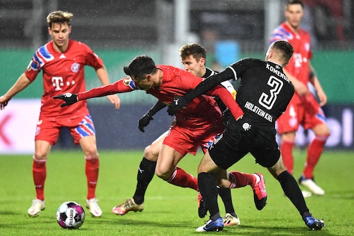Bayern Munich and Holstein Kiel (Photo Credit: Twitter)