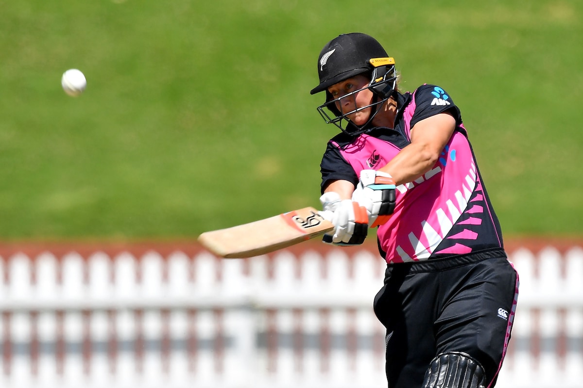 Sophie Devine Smashes Records Enroute Fastest Ever Century in Super Smash