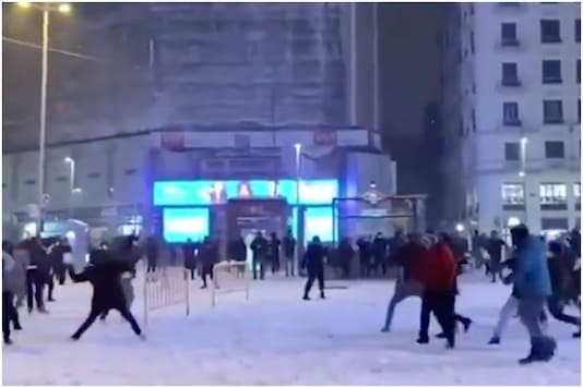 A mass snow-fight broke out in Madrid | Image credit: Twitter A mass snow-fight broke out in Madrid | Image credit: Twitter