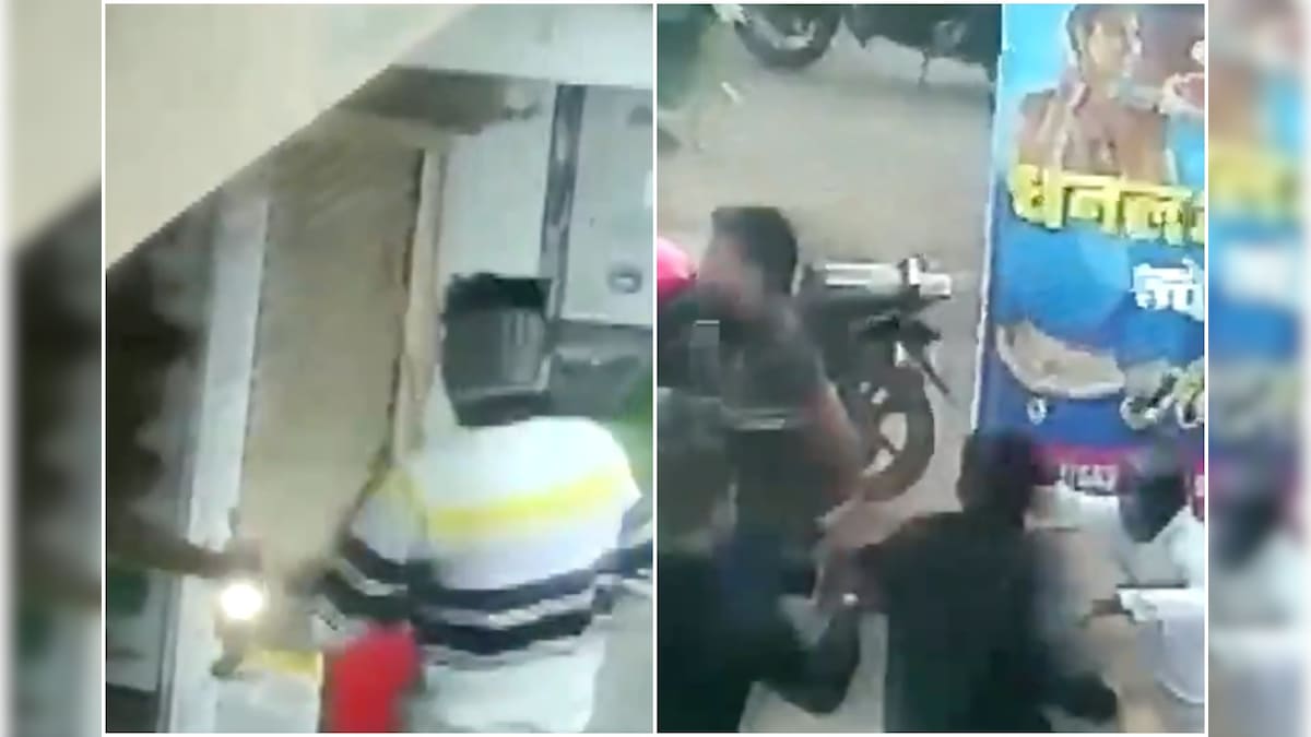 Three Men Fight Armed Robbers Looting Jewellery Store in Maharashtra, Viral Video Earns Praise