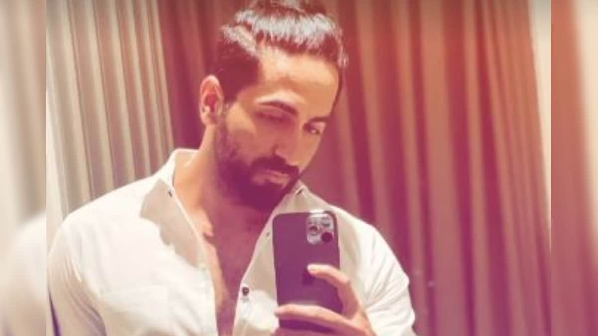 Ayushmann Khurana Flaunts Man Bun in Latest Mirror Selfie