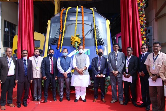 Rajnath Singh at BEML manufacturing facility in Bengaluru. (Image: Twitter/ @rajnathsingh)