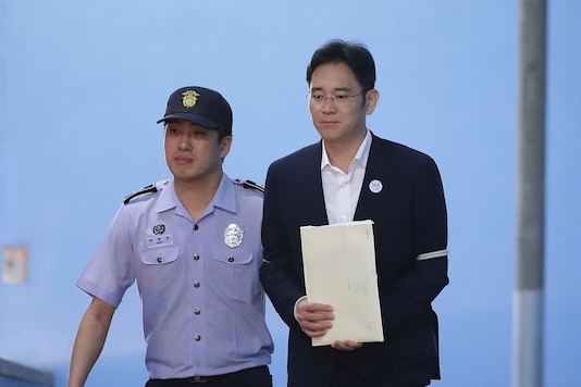 Lee Jae-yong, Samsung Group heir, leaves after his verdict trial at the Seoul Central District Court in Seoul, South Korea on August 25, 2017.