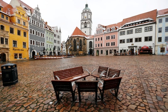 FILE PHOTO: A view of the market square amid the coronavirus disease (COVID-19) pandemic in Meissen, Germany, January 15, 2021. REUTERS/Fabrizio Bensch FILE PHOTO: A view of the market square amid the coronavirus disease (COVID-19) pandemic in Meissen, Germany, January 15, 2021. REUTERS/Fabrizio Bensch