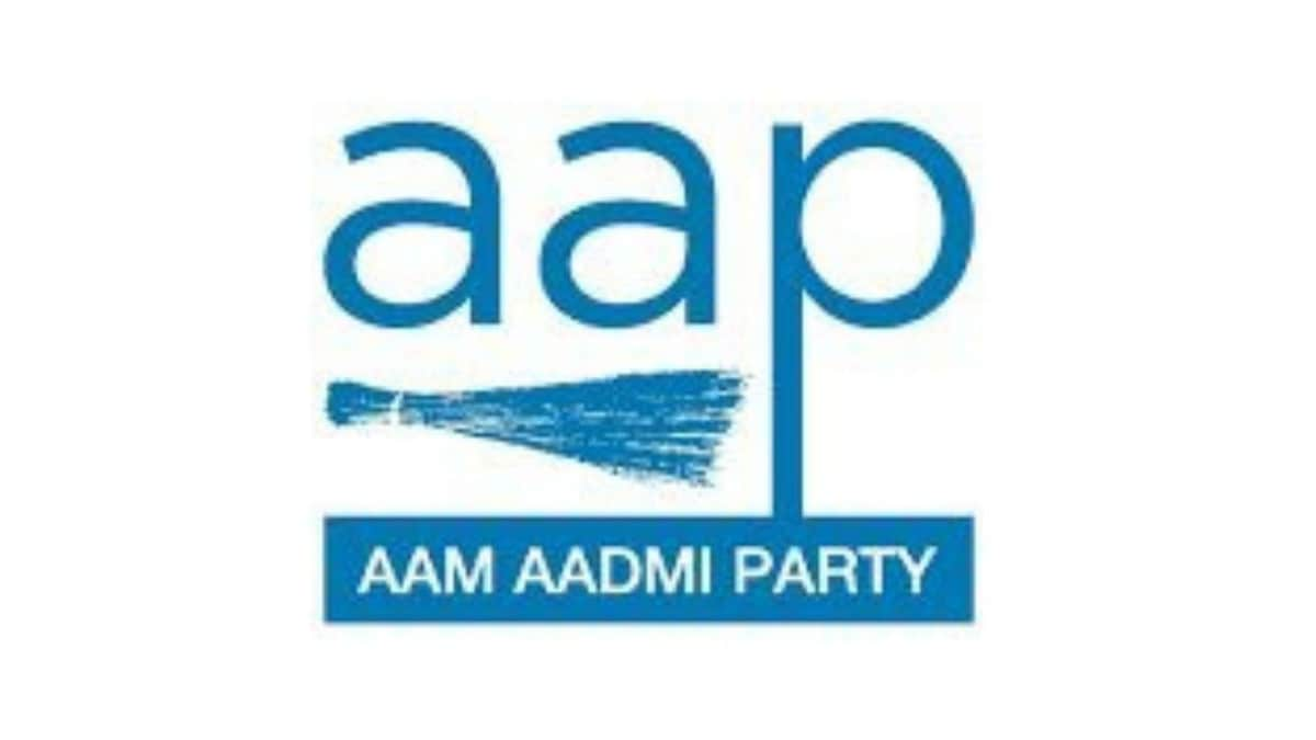 AAP Opens Account in Gujarat Civic Polls, Becomes No 2 in Surat