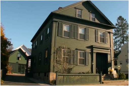 Kerel crisis leer House of Horrors: Mansion Famous for Borden Double Murders Up for Sale at $2 Million in US Kerel crisis leer House of Horrors: Mansion Famous for Borden Double Murders Up for Sale at $2 Million in US