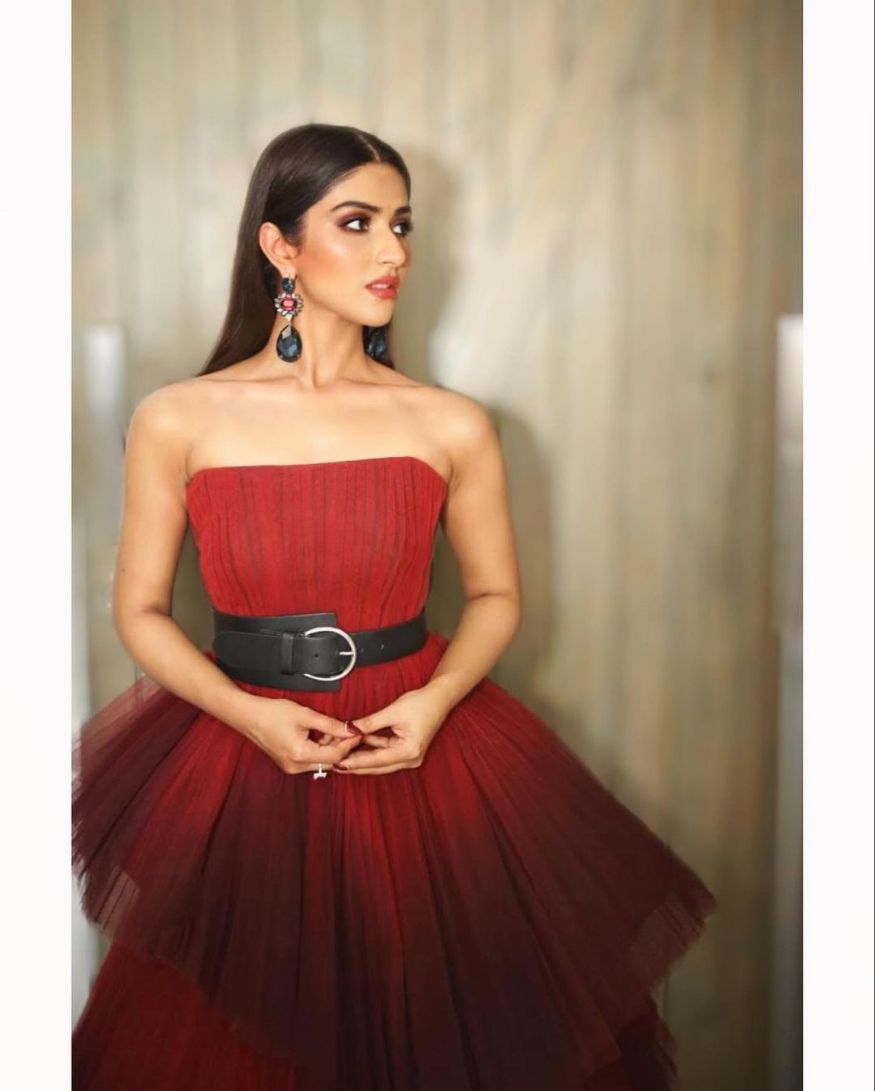 In a strapless red gown. (Image: Instagram) In a strapless red gown. (Image: Instagram)