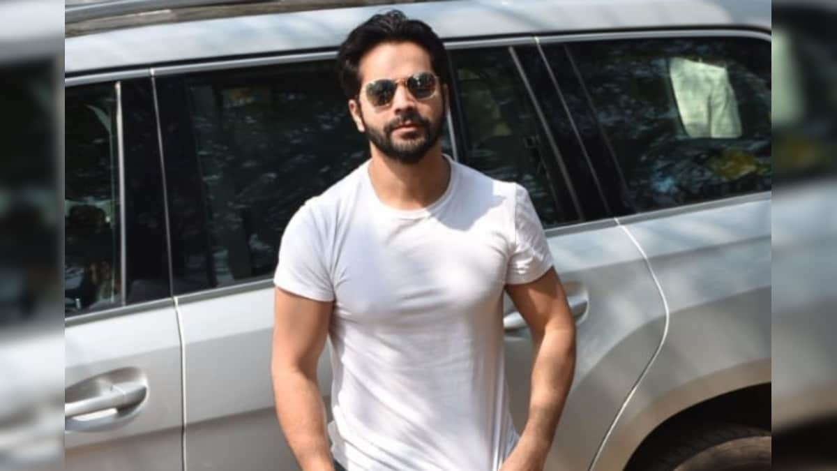 Varun Dhawan's Car Meets with an Accident on the Way to Alibaug: Report