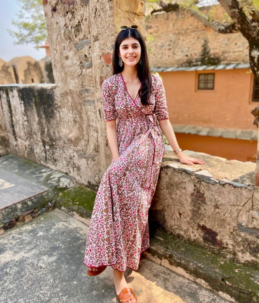  Sanjana looked pretty as a daisy in this floral-printed maxi dress. (Image: Instagram)