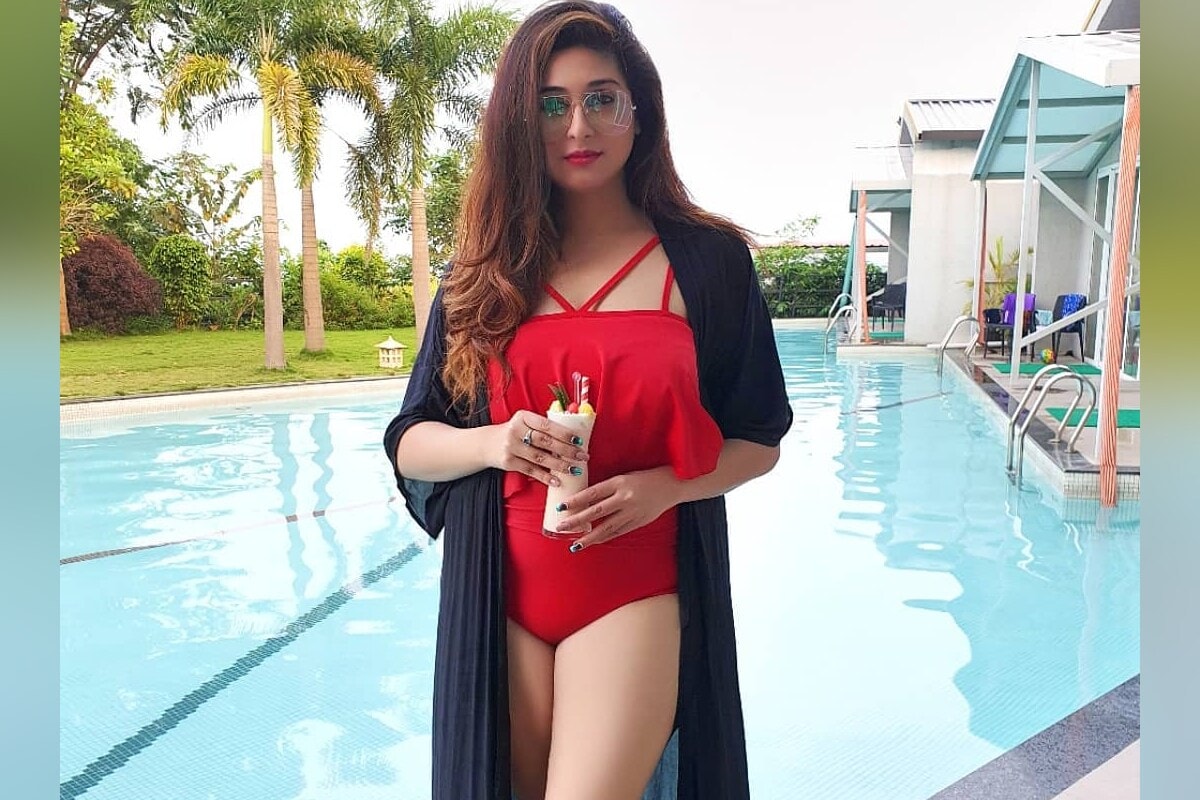 Vahbiz Dorabjee's Red Hot Swimsuit Photos Are Creating A Stir On Social  Media - News18