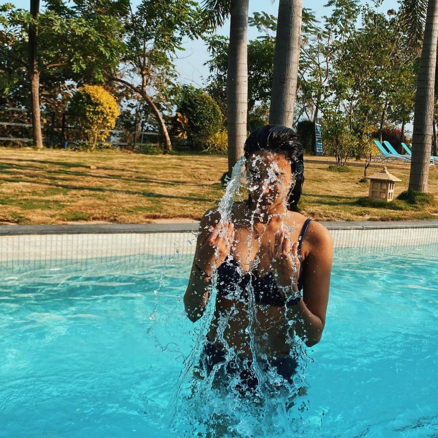  Erica making a splash in swimming pool. (Image: Instagram)