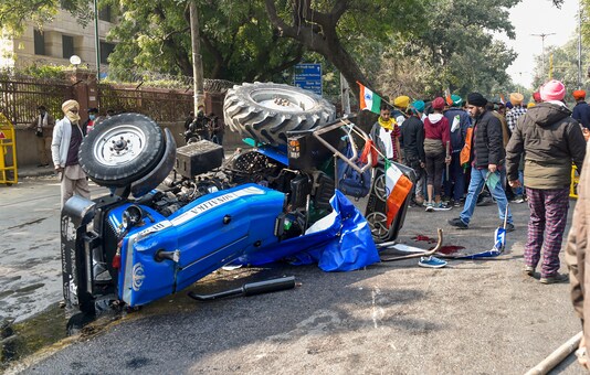 Protesting Farmer Dies at ITO after His Tractor Overturns: Delhi Police