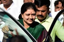 How Sasikala Rose to Become De Facto CM in Jayalalithaa Govt, Gave Power to Mannargudi Mafia