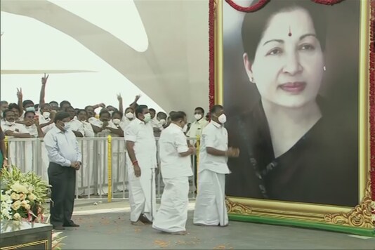 Chennai: Tamil Nadu Chief Minister Edappadi Palanisamy unveils former Chief Minister J Jayalalithaa's memorial at Marina Beach. (Image: ANI)