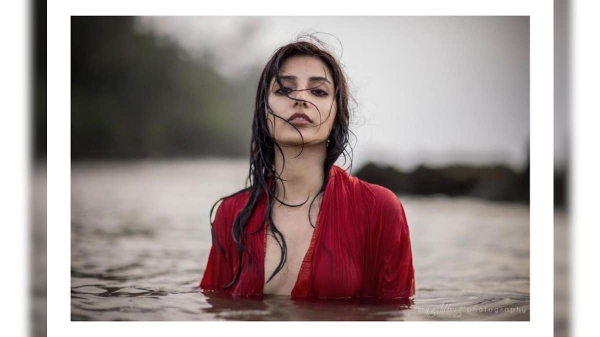 Actress Harshita Sex Videos - Mirzapur Actress Harshita Gaur Goes Bold, Seduces In Hot And Sexy Photos;  Take A Look - News18