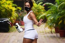 Malaika Arora Looks Hot In Gym Shorts, See Her Pics And Be Inspired To Hit The Gym