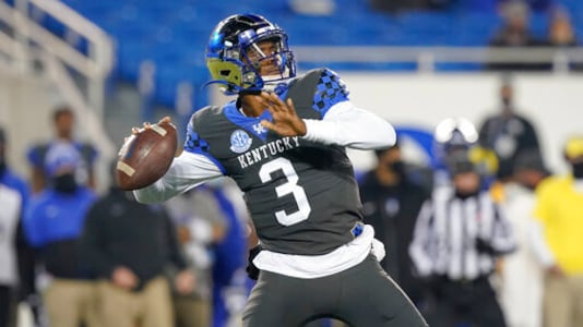 Kentucky Runs For 281, Beats NC State 23-21 In Chippy Gator Kentucky Runs For 281, Beats NC State 23-21 In Chippy Gator