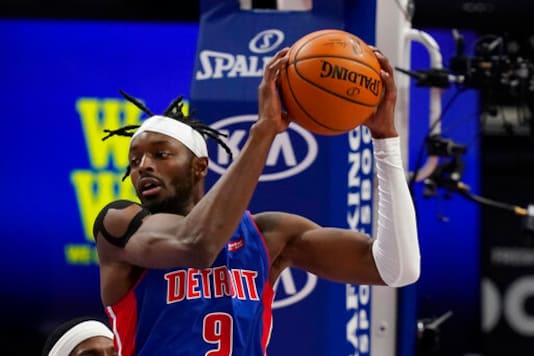 Early Hole Too Big For Pistons; Jazz Prevail 96-86 Early Hole Too Big For Pistons; Jazz Prevail 96-86