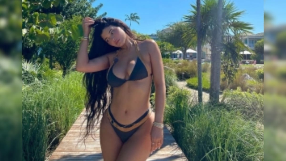 Kylie Jenner Strikes 'Dreamy' Pose in Itsy-bitsy Bikini