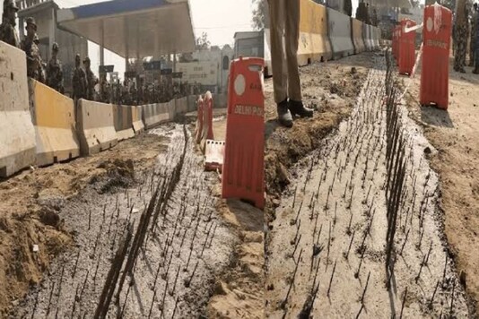 Iron rods being erected as barricading by Delhi police. (Twitter)