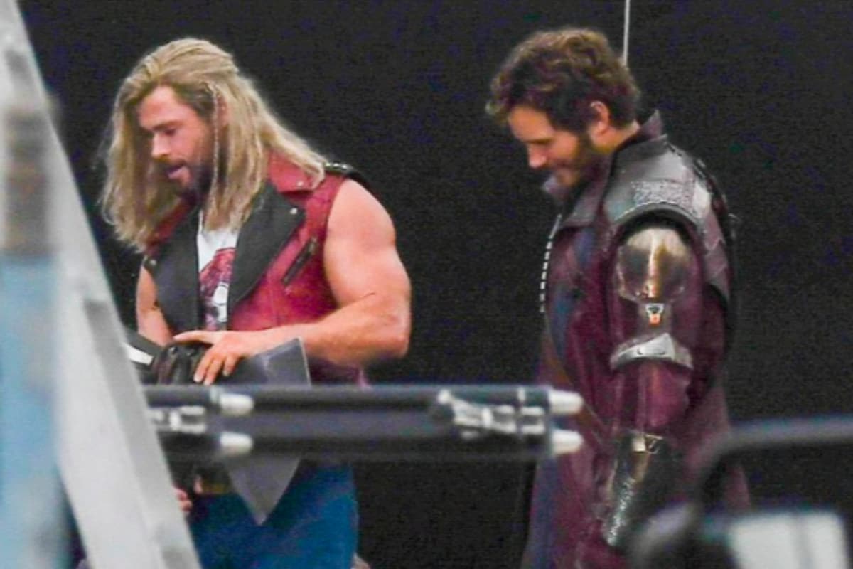 Chris Hemsworth and Chris Pratt Suit Up in Leaked Photos From Thor