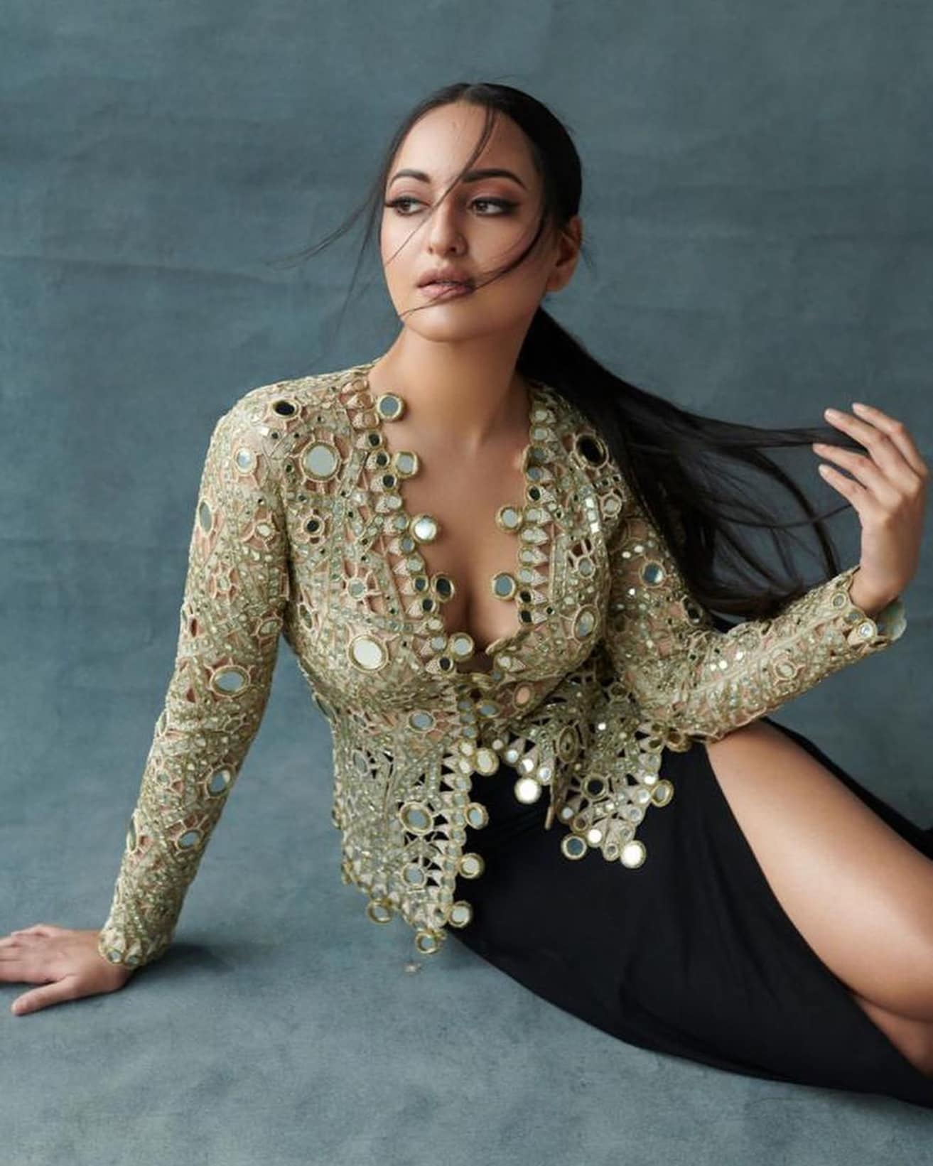Sonakshi Sinha Is Perfect Mix Of Bold, Beautiful; Check Out Divas  Drop-dead Gorgeous Pics - News18