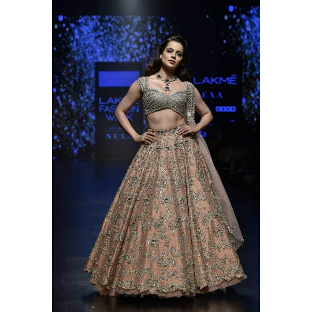 అదరగొడుతోన్న కంగనా రనౌత్ అందాలు Photo : Instagram.com/team_kangana_ranaut/