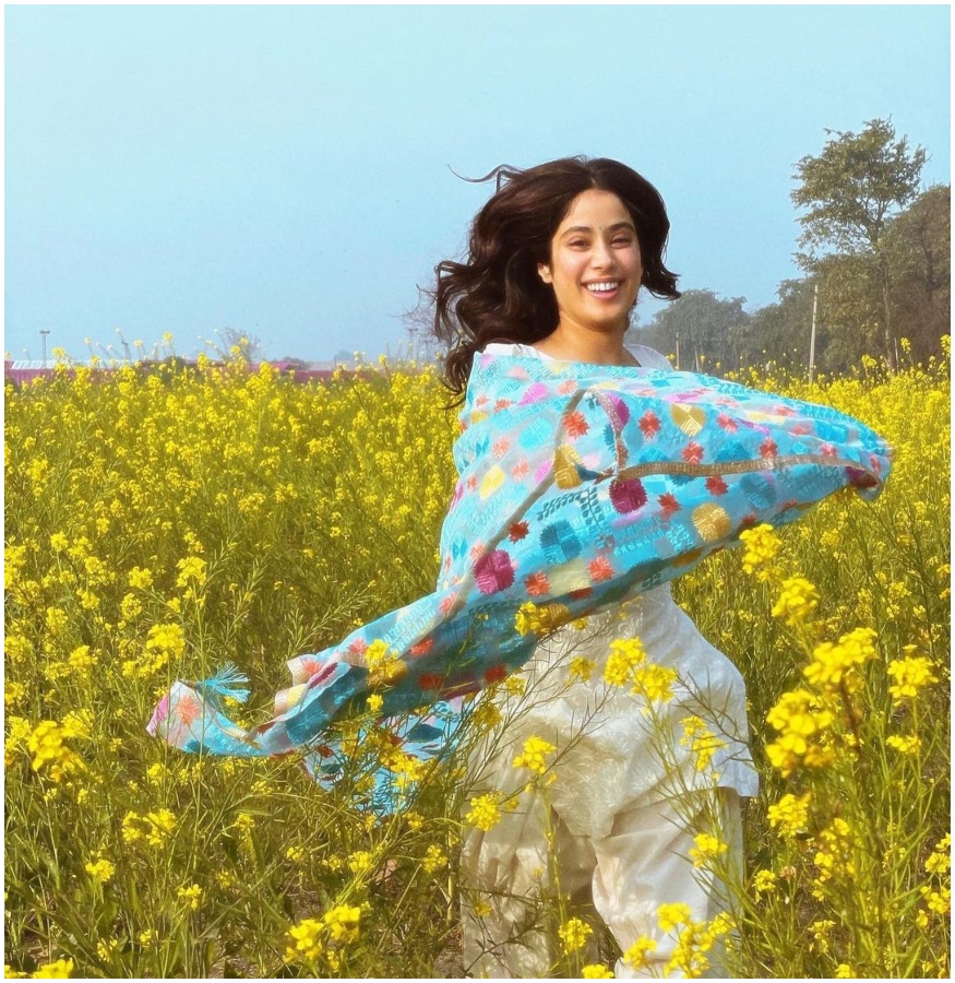 Janhvi Kapoor's Filmi Photo Shoot in Mustard Fields Gives Off Dilwale Dulhania Le Jayenge Vibes
