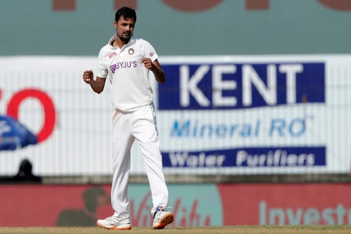 Shahbaz Nadeem was the most expensive SRH bowler against RCB going for 36 runs in his 4 overs in a low-scoring encounter.