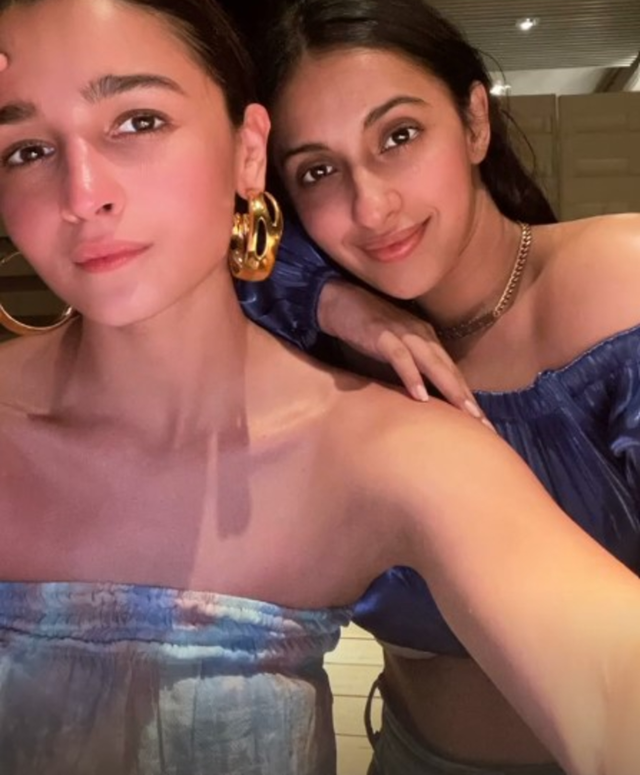 Pictures of Alia from 'dinner date' with her friends have also been doing rounds. (Credit: Instagram) Pictures of Alia from 'dinner date' with her friends have also been doing rounds. (Credit: Instagram)