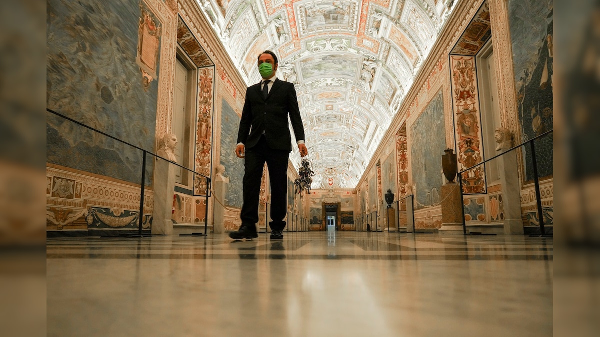 'Incredible Privilege': Sistine Chapel Key-keeper Opens up Doors to Vatican Museums After Lockdown