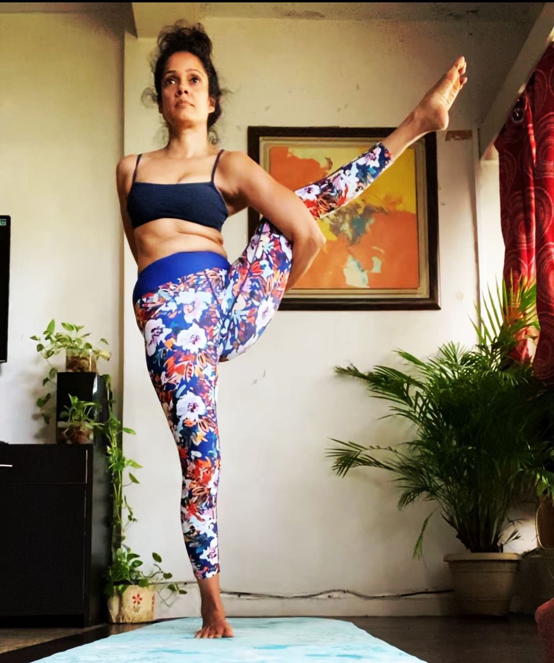  Vidya aces a very difficult asana with ease. (Image: Instagram)