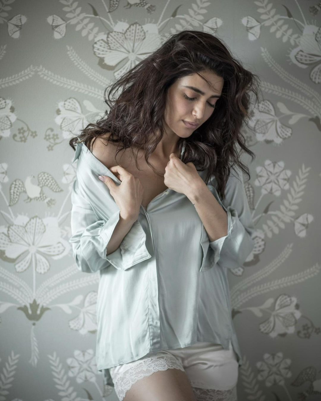  Karishma Tanna is upping the glam quotient in her latest photoshoot. (Image: Instagram)