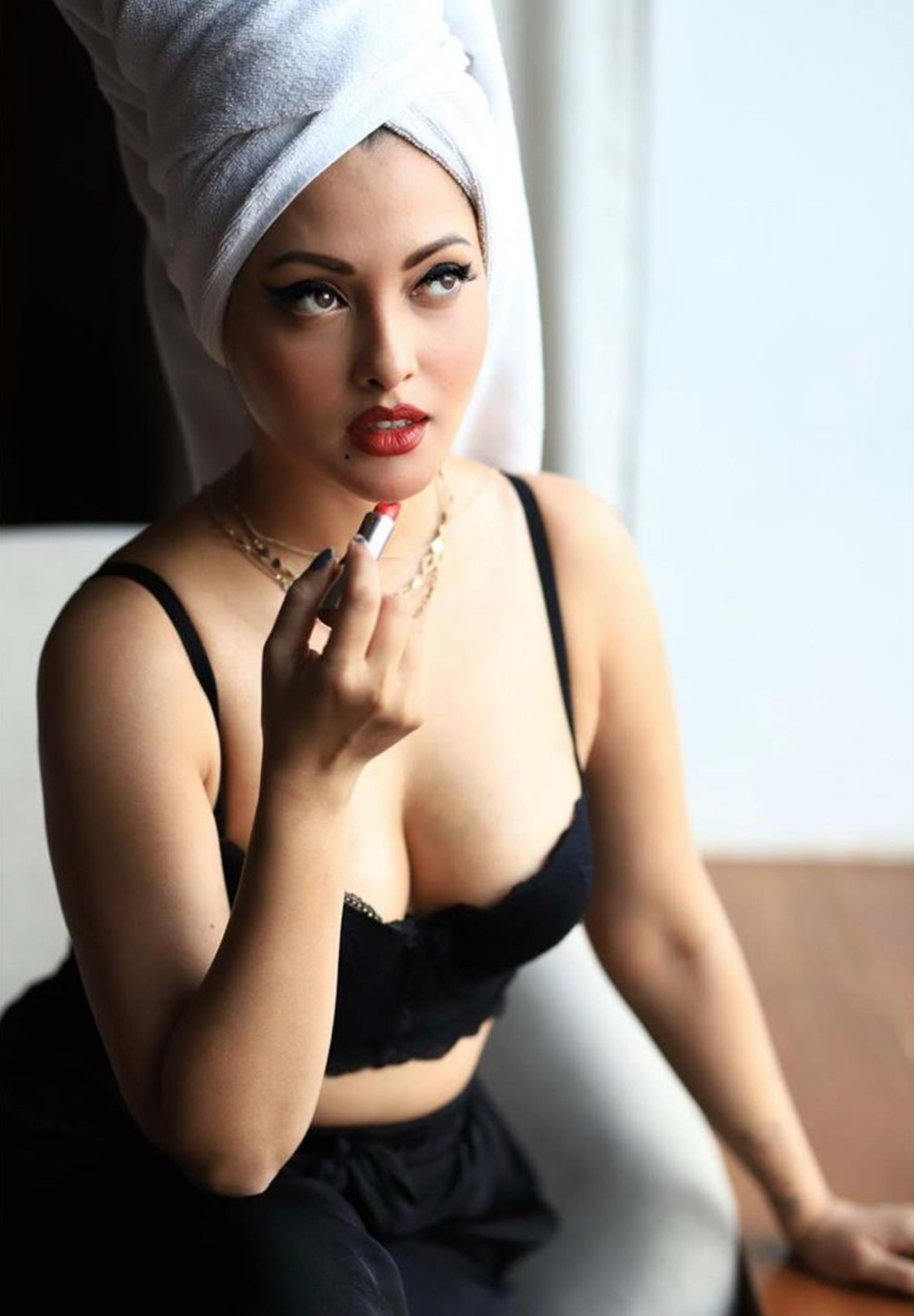 Riya Sen’s drool-worthy pictures are breaking the internet every now and then. (Credit: Instagram) Riya Sen’s drool-worthy pictures are breaking the internet every now and then. (Credit: Instagram)