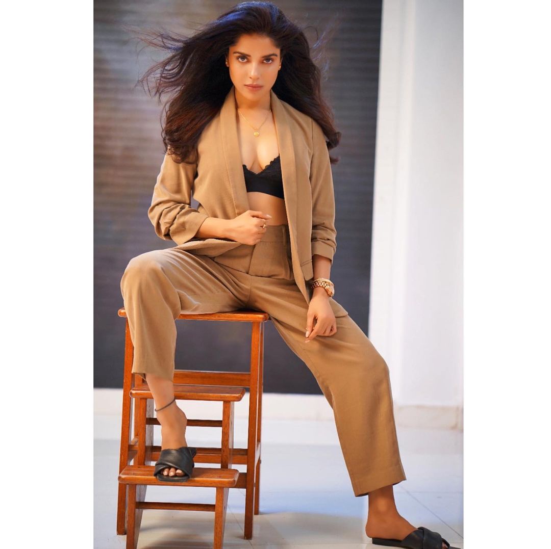 Pia is best known for her performances as Roshini in Venkat Prabhu's comedy Goa and Saro in K. V. Anand's political thriller Ko. (Credit: Instagram)