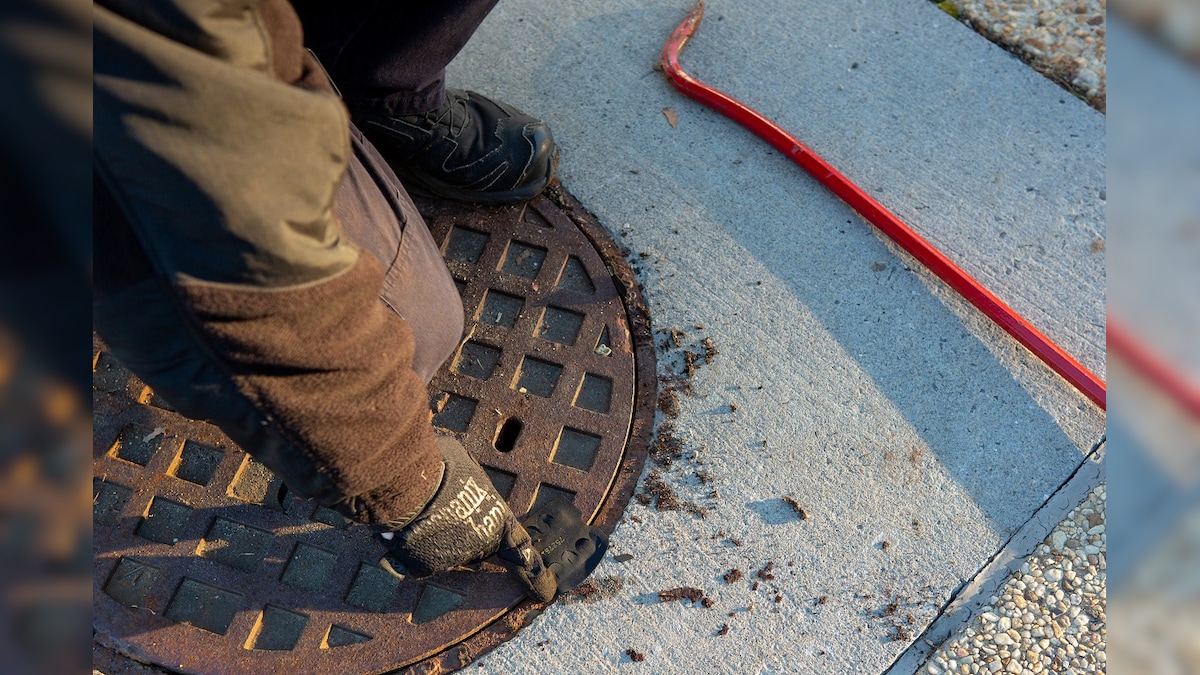 Cops Detain Mumbai Teen Who Stole Valuables Worth Lakhs, Hid Them Inside Manhole